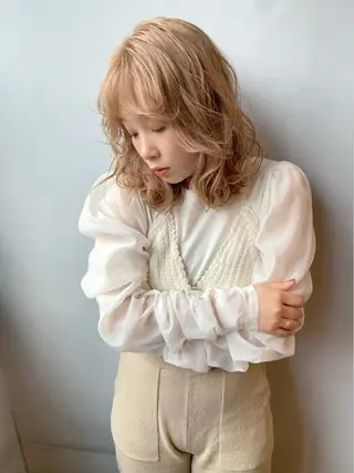 ミディアム カラー CIERA所属・トウジョウ アリサのヘアスタイル