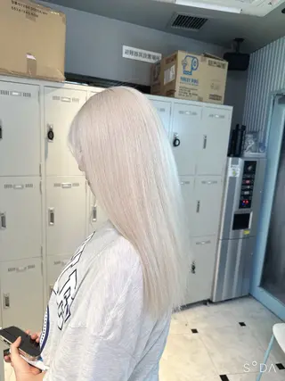 ロング カラー 🪄池袋ハイトーン 🪄ブリーチカラーのヘアスタイル