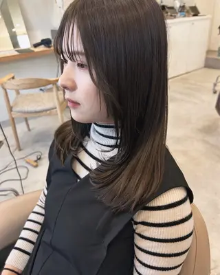 セミロング カラー 💛🤍U too e’s 鎌倉🧸のヘアスタイル