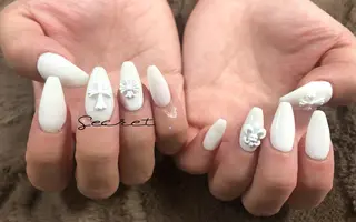 セミロング サロンku'u所属・salon kuuのネイルデザイン