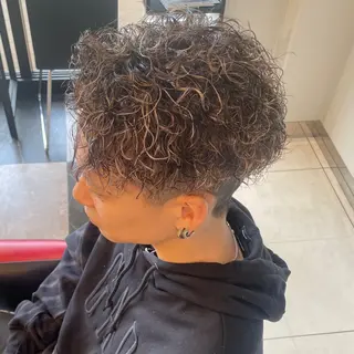 ショート カラー パーマ メンズ メンズヘア特化 崎田 成人のヘアスタイル