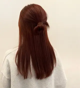 ロング カラー 川上 莉歩のヘアスタイル