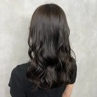 セミロング 沖山 友津季のヘアスタイル