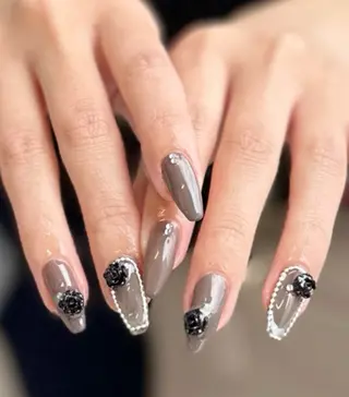 ネイル 新山 聖のネイルデザイン