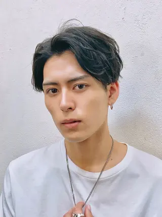 メンズ うる艶カラー× ハイトーン/miuのヘアスタイル