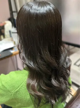 ロング 作野 潮織のヘアスタイル