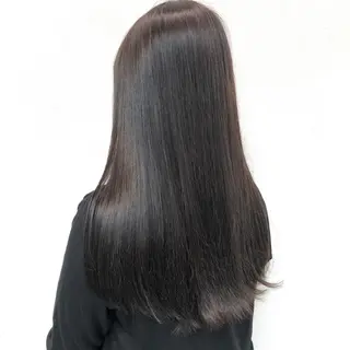 セミロング カラー レイヤーカット 透明感カラーのヘアスタイル