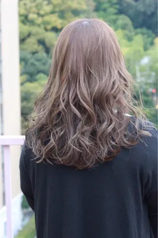 セミロング カラー Viage （ビアージュ）のヘアスタイル