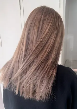 ロング カラー 艶ハイトーン‪‪🔆 ️️️安座間 希のヘアスタイル