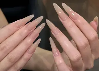 ネイル FLORA所属・う みのネイルデザイン