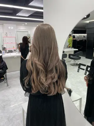 ロング 💍大人デザイン /ハイトーン♡リクトのヘアスタイル