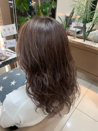 セミロング カラー ママ美容師まつげ 🤍まき🤍のマツエク・マツパデザイン