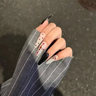 ネイル &ME シシのネイルデザイン