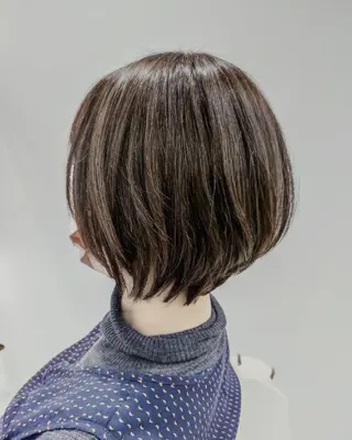 ショート カラー 神 唯織のヘアスタイル