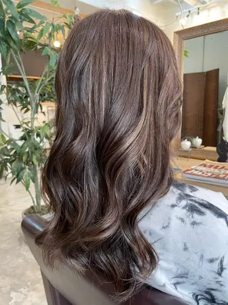 セミロング 艶カラー/ハイトーン Anjuのヘアスタイル