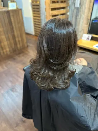 セミロング カラー Lizir ルズィール所属・Luzir⭐︎ GEN⭐︎のヘアスタイル