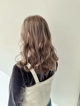 セミロング salowin郡山所属・佐藤 結花のヘアスタイル