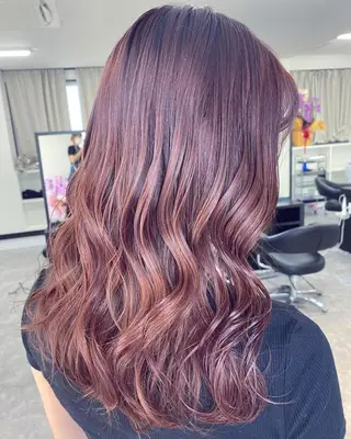 セミロング カラー LOBY所属・LOBY トモヤのヘアスタイル