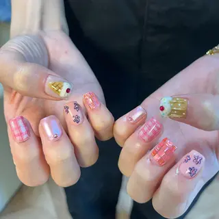 ネイル Amber21.所属・Nagahama Akariのネイルデザイン