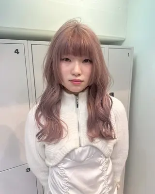 ロング Hana ハイトーン🕯🩰のヘアスタイル