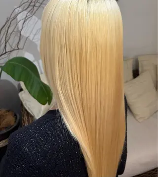 ロング カラー 本田 乃愛のヘアスタイル