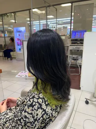 セミロング カラー カネヒラ リョウスケのヘアスタイル