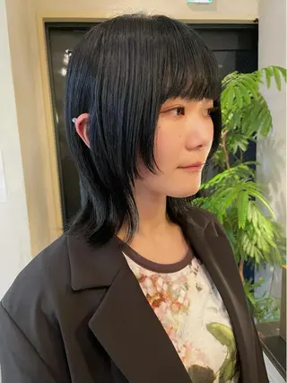 ショート カラー SALOWIN所属・ブリーチ✨ ボブ🪢レイヤーのヘアスタイル