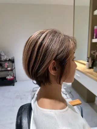 ショート レイヤー/蟹江/ くすみカラー/川口のヘアスタイル