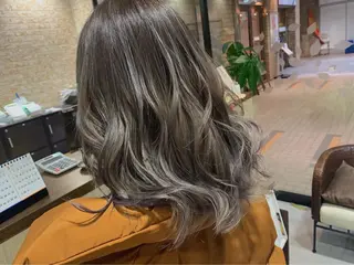 セミロング カラー パーマ 近藤千翔🩵 髪質改善Periodのエステ・リラクイメージ
