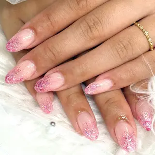 ネイル ルシイ🎀新宿長さ 出しパーツ専門店のネイルデザイン