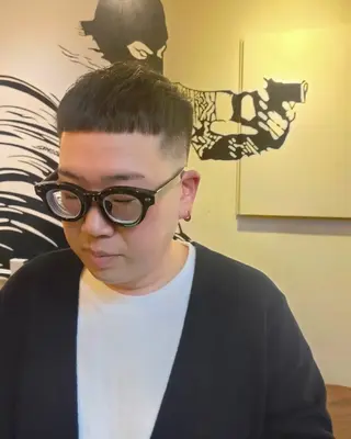 ショート メンズ 埼玉久喜/ハイトーン デザインカラーRYOのヘアスタイル