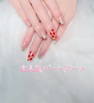 ネイル pink ladyサロン所属・べ にのネイルデザイン