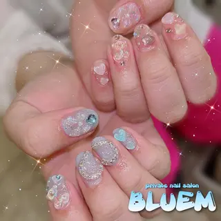 ネイル BLUEM なな🐶のネイルデザイン