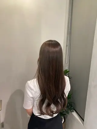 ロング カラー アールラーゴ所属・宮島 華湖のヘアスタイル