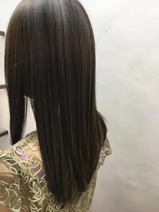 セミロング 代表　土屋ヒロユキ ショートカットのヘアスタイル