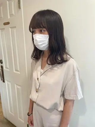 ミディアム カラー MIOベージュカラー 柔らかいカラーのヘアスタイル