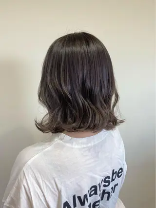 ミディアム 梅山 美侑のヘアスタイル