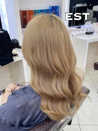 ロング カラー ヘアアレンジ M. KURUMIのヘアスタイル