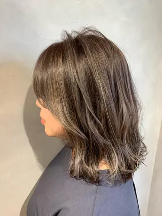 ミディアム カラー ヘアアレンジ 岩本 栄輝のヘアスタイル