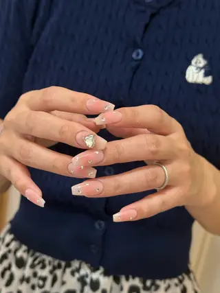 ネイル Ami 🦥のネイルデザイン