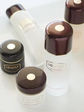 セミロング カラー パーマ ヘアアレンジ メンズ キッズ ネイル マツエク・マツパ 四つ星サロン🎖 腸＆ニキビケアに特化のエステ・リラクイメージ