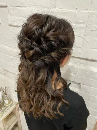 セミロング ヘアアレンジ 【ピンク/韓国ヘア/ ヘアセット】亜海のヘアスタイル