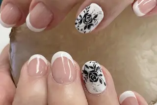 ネイル ママリンド　志村坂上店所属・しみ えんのネイルデザイン