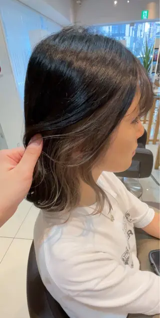 ミディアム Wカラー🎀/ 韓国風/TOMOMIのヘアスタイル
