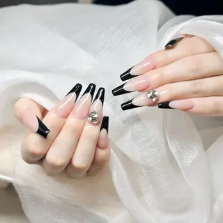 ネイル MQueen ネイルサロンマルのネイルデザイン