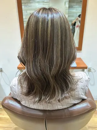 セミロング カラー 🎀たな 🧸のヘアスタイル