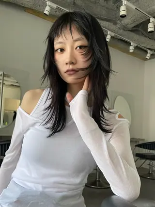 ミディアム stén/kana /レイヤーカットのヘアスタイル