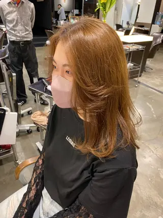 ロング タツキ／レイヤー／ パーマ／艶カラーのヘアスタイル