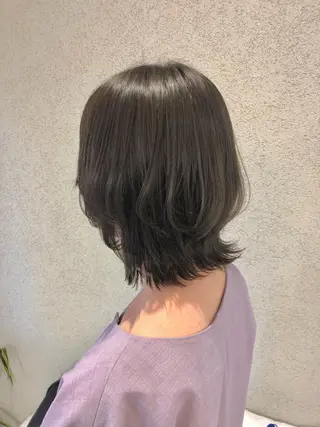 ミディアム カラー 阿部 美咲のヘアスタイル