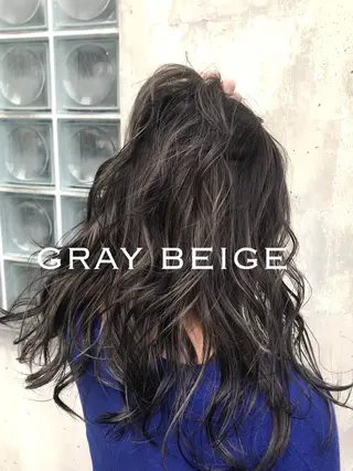 ロング CYAN.矢場町店所属・三代 ゆりあのヘアスタイル